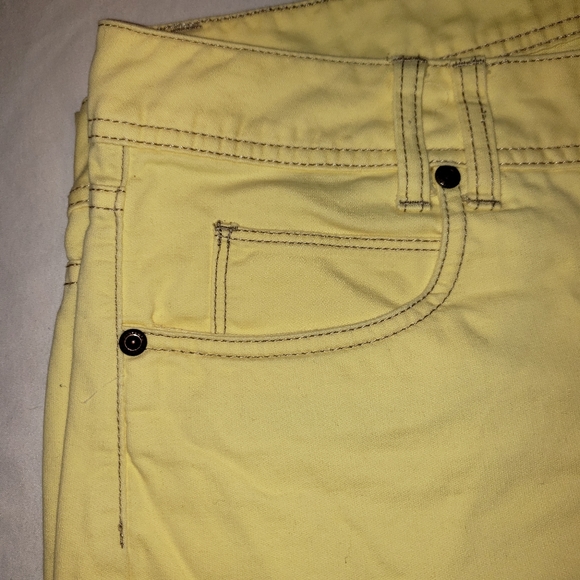 Faded Glory 16 pale yellow cotton capri - Picture 13 of 14